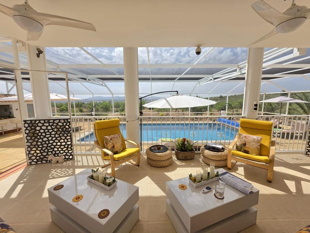Venta de villa en Pinoso