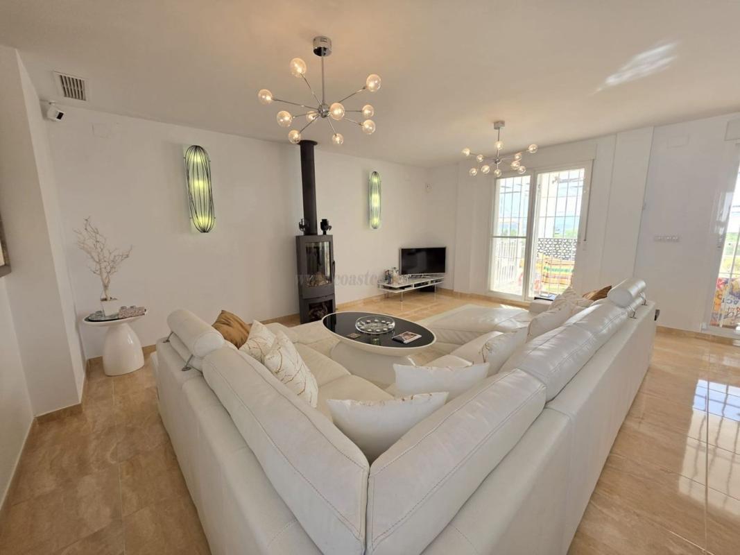 Venta de villa en Pinoso