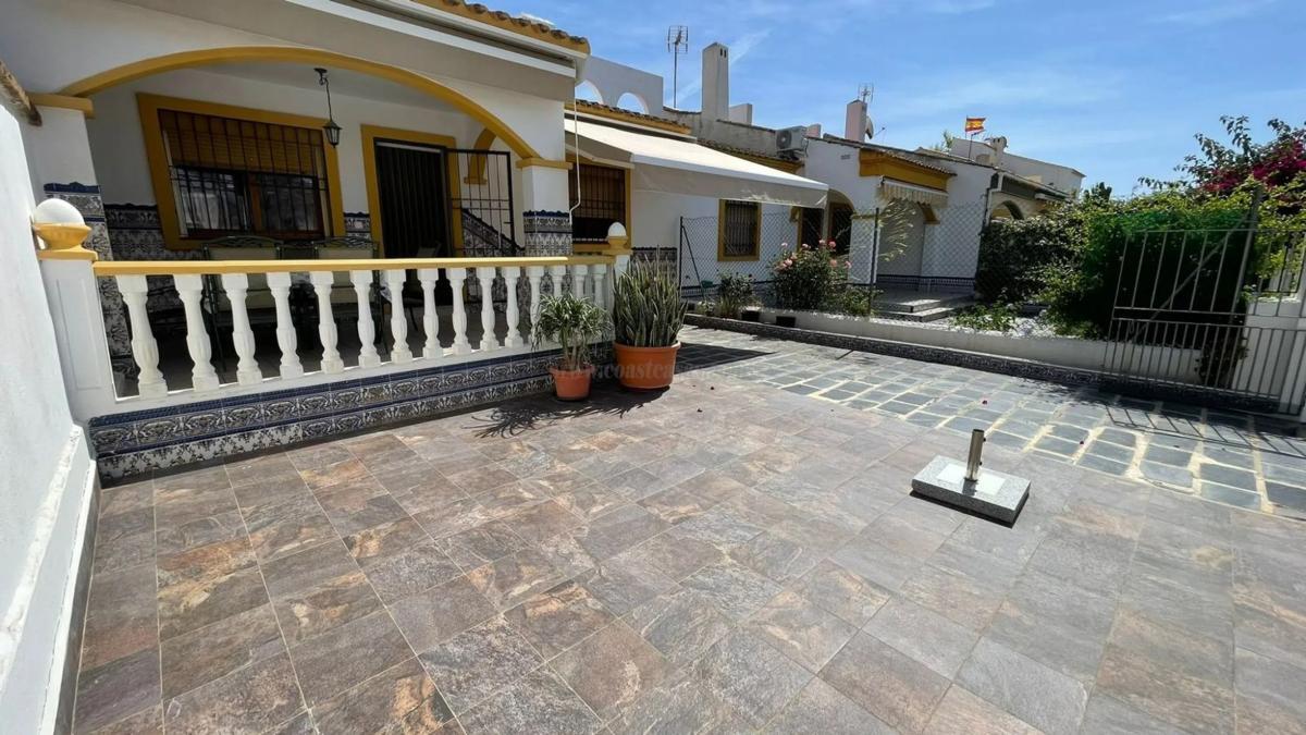 Venta de villa en Pilar de la Horadada