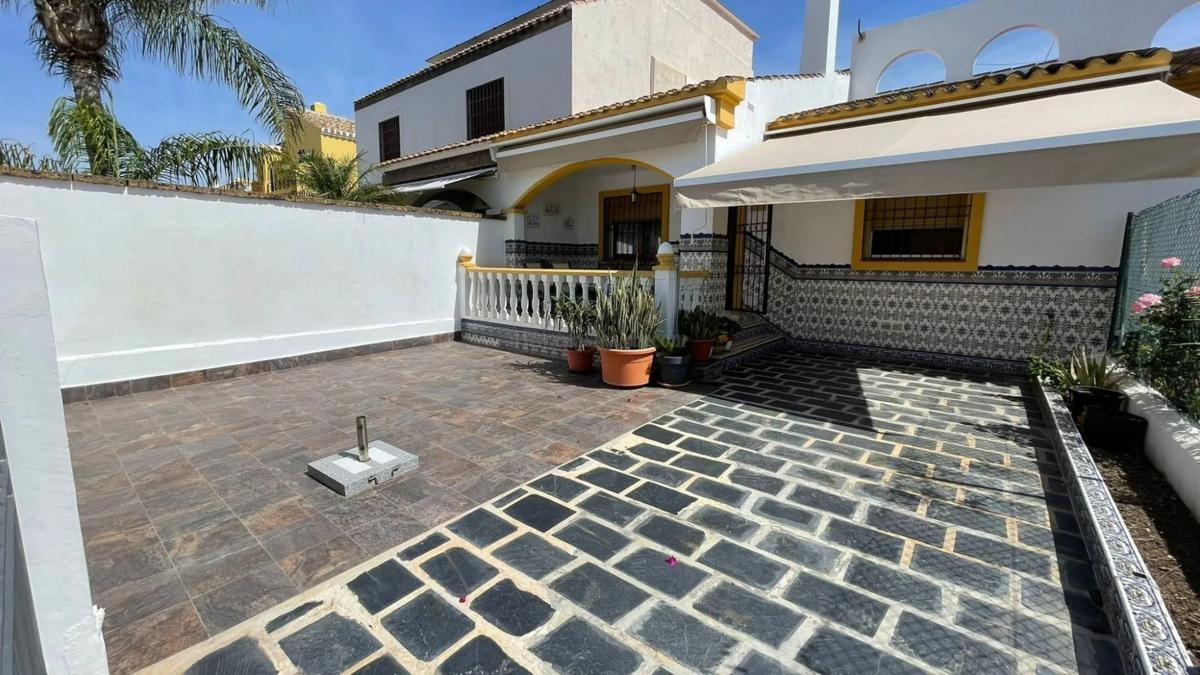 Venta de villa en Pilar de la Horadada