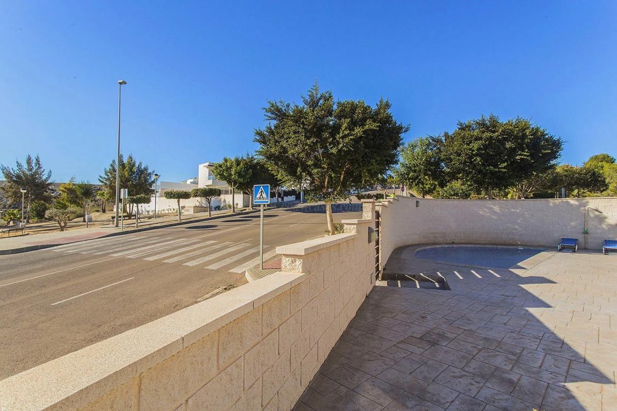 Venta de villa en San Miguel de Salinas