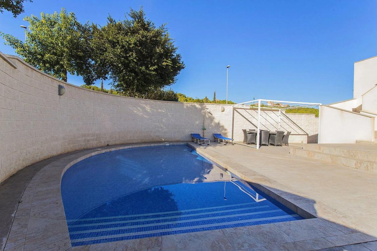 Venta de villa en San Miguel de Salinas
