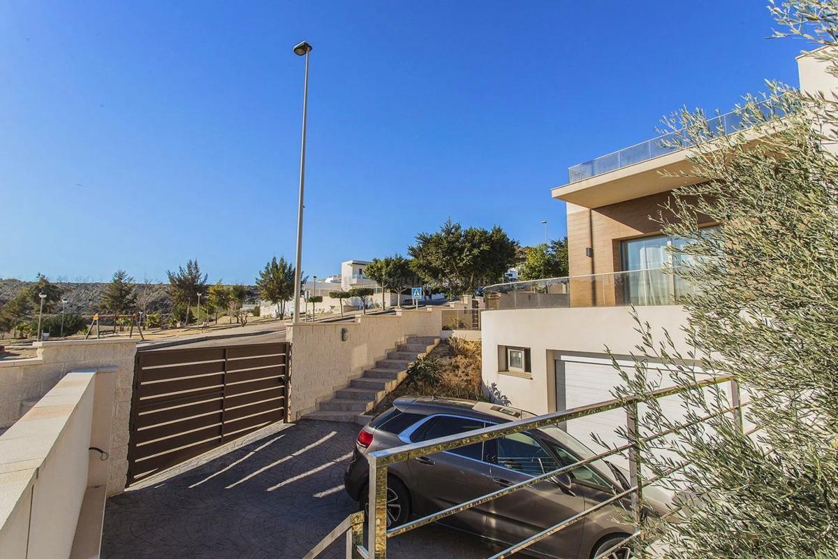 Venta de villa en San Miguel de Salinas