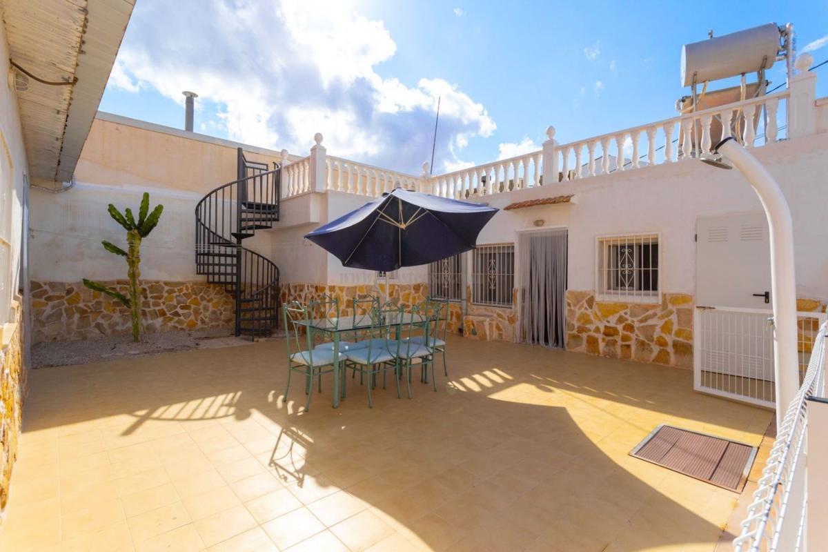 Venta de  en Los Montesinos