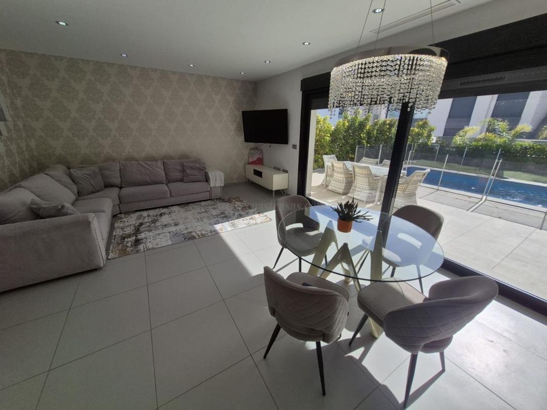 Venta de villa en Rojales
