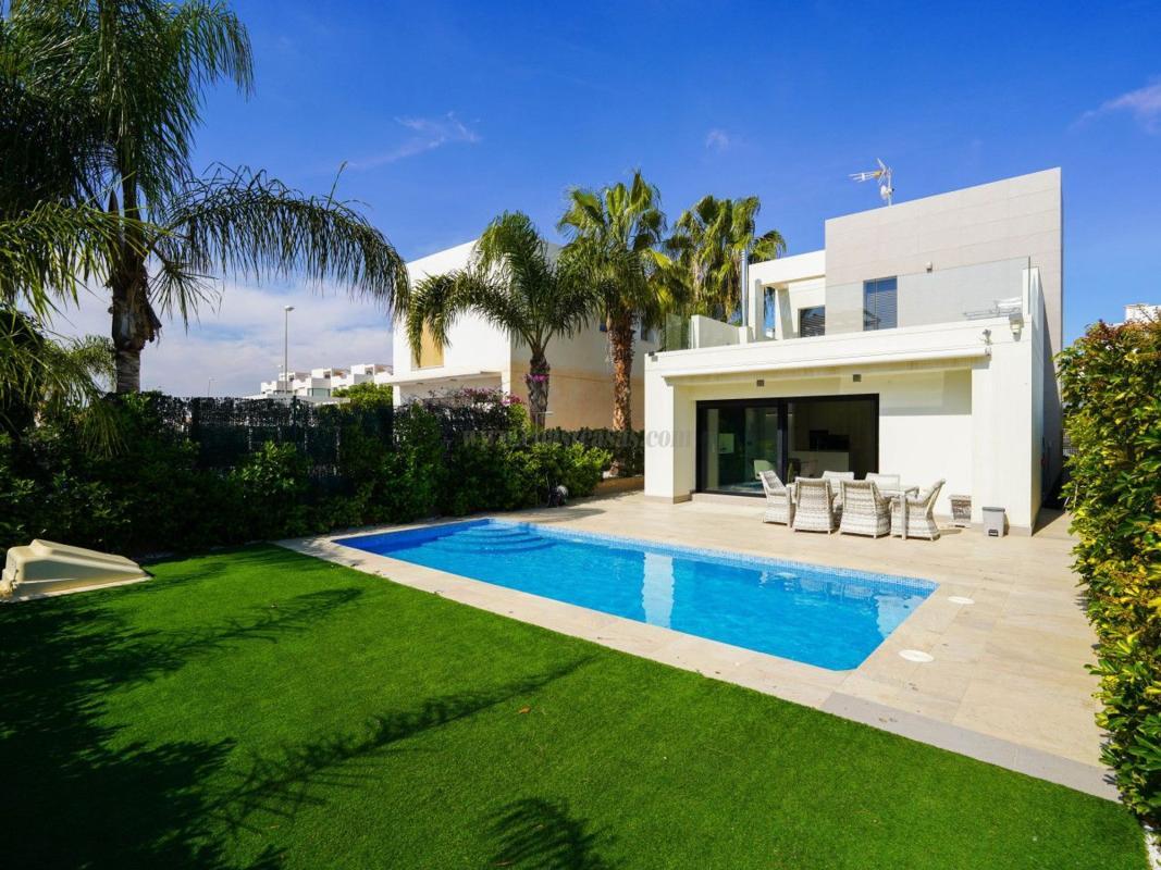 Venta de villa en Rojales