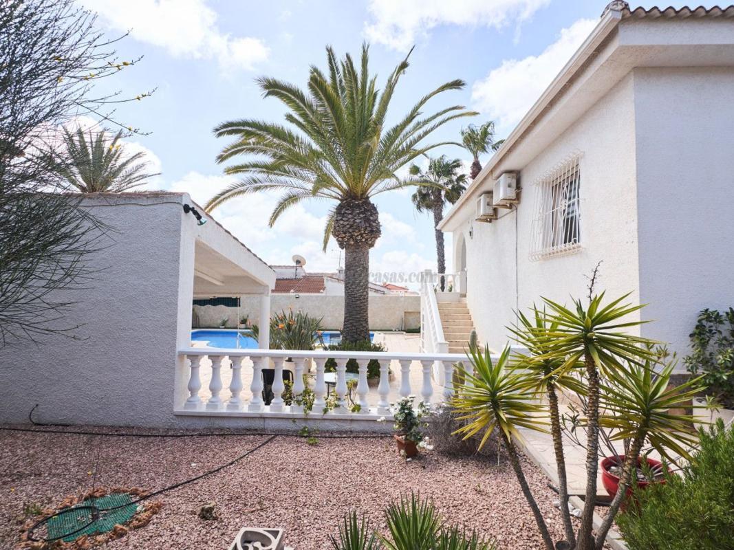 Venta de villa en Rojales