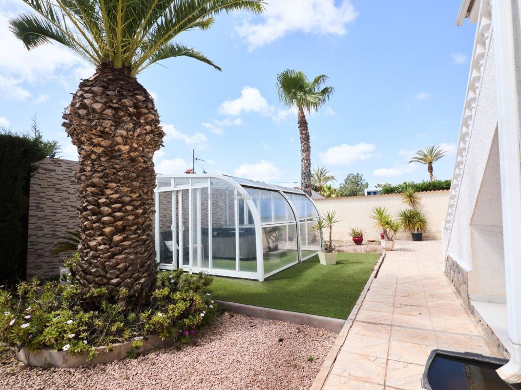 Venta de villa en Rojales