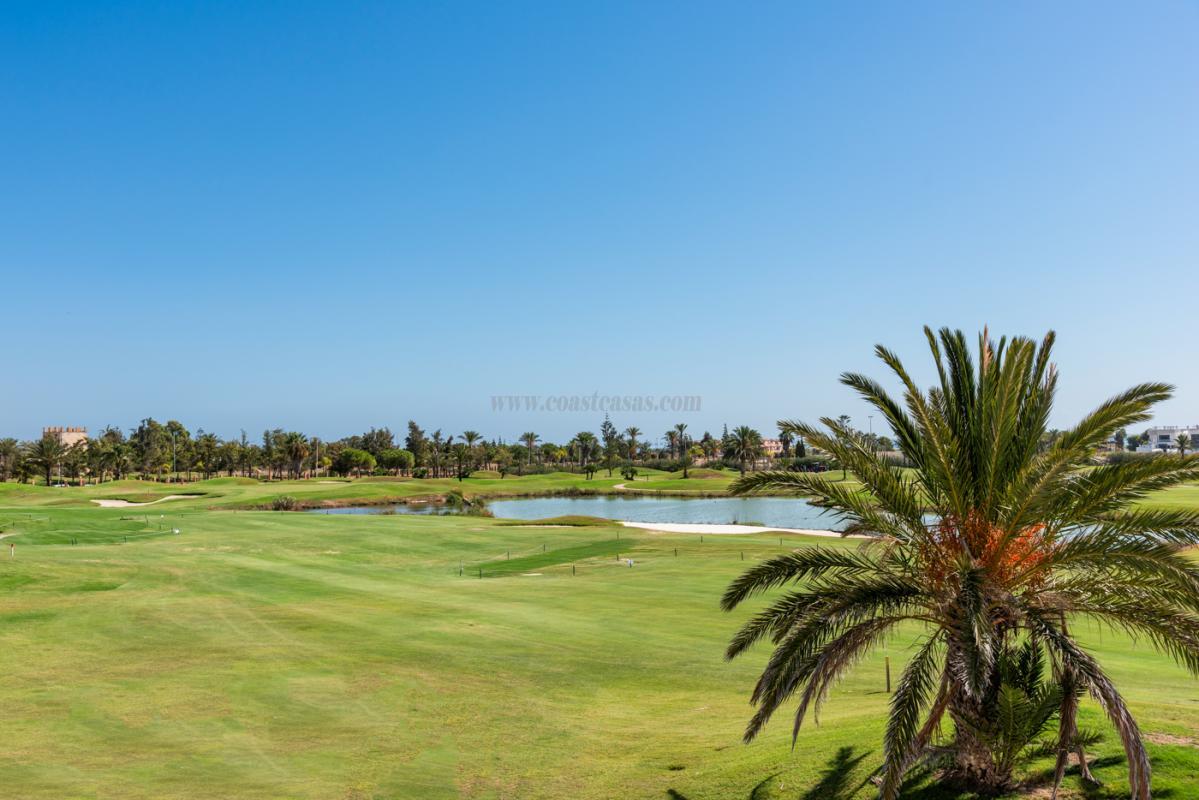 Venta de villa en Los Alcázares