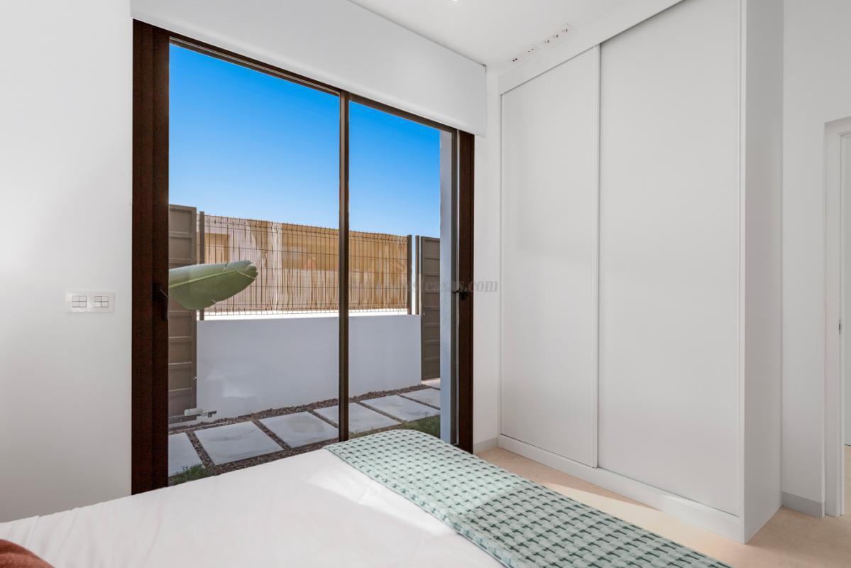Venta de villa en Los Alcázares