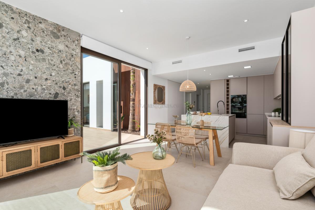 Venta de villa en Los Alcázares