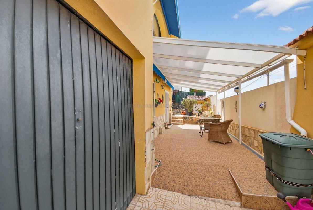 Venta de villa en San Miguel de Salinas