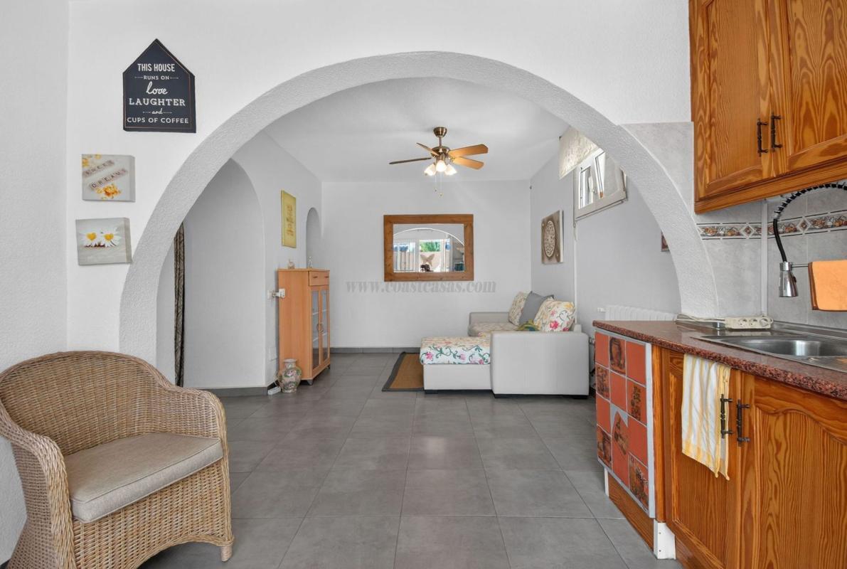 Venta de villa en San Miguel de Salinas