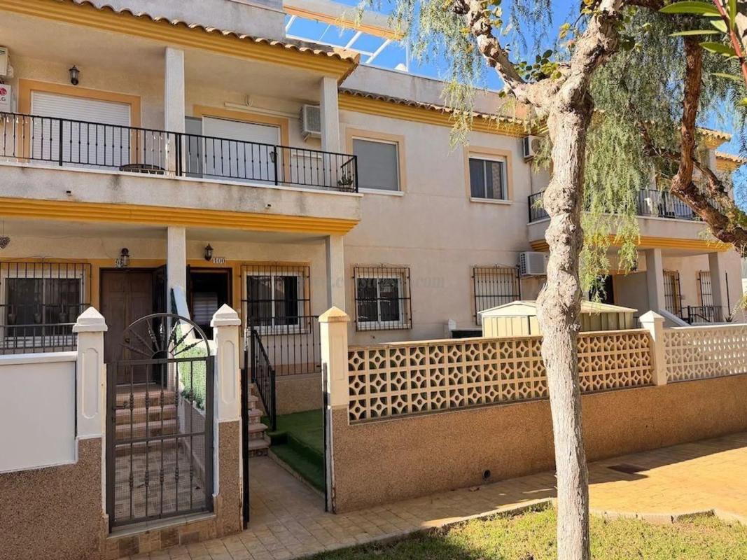 Venta de villa en Orihuela