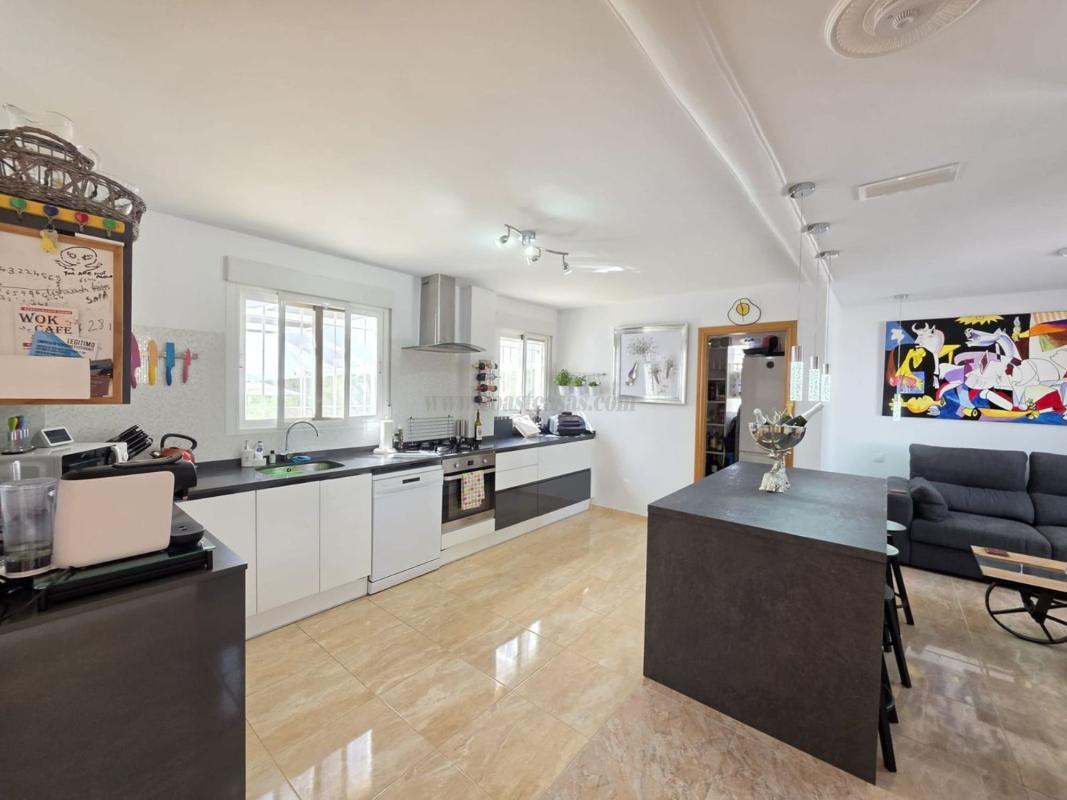 Venta de villa en Pinoso