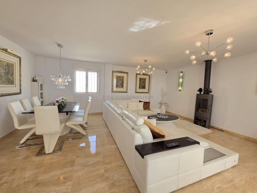 Venta de villa en Pinoso