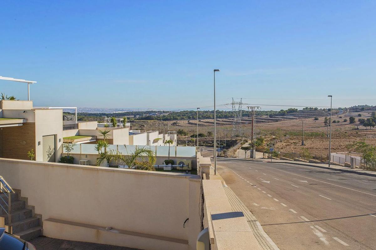 Venta de villa en San Miguel de Salinas