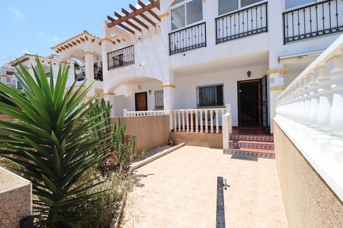 Venta de villa en Orihuela