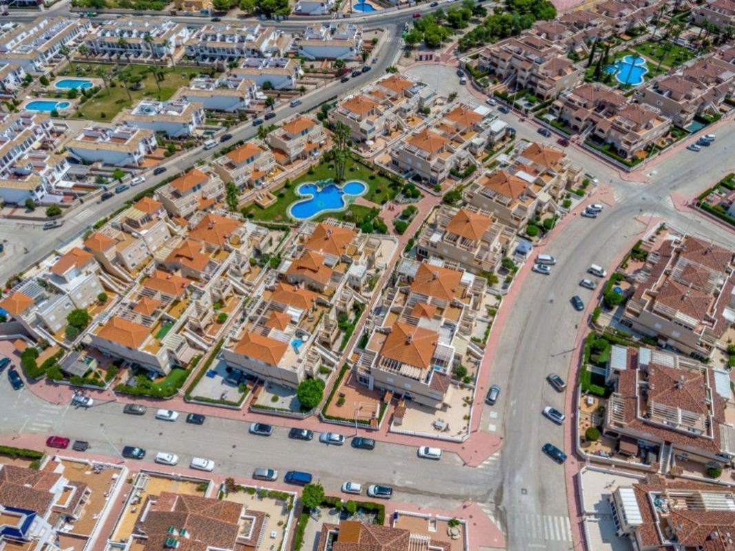 Venta de villa en Orihuela