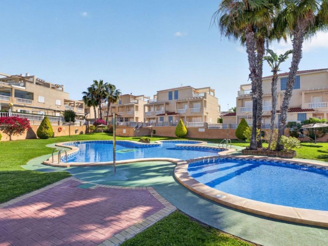 Venta de villa en Orihuela