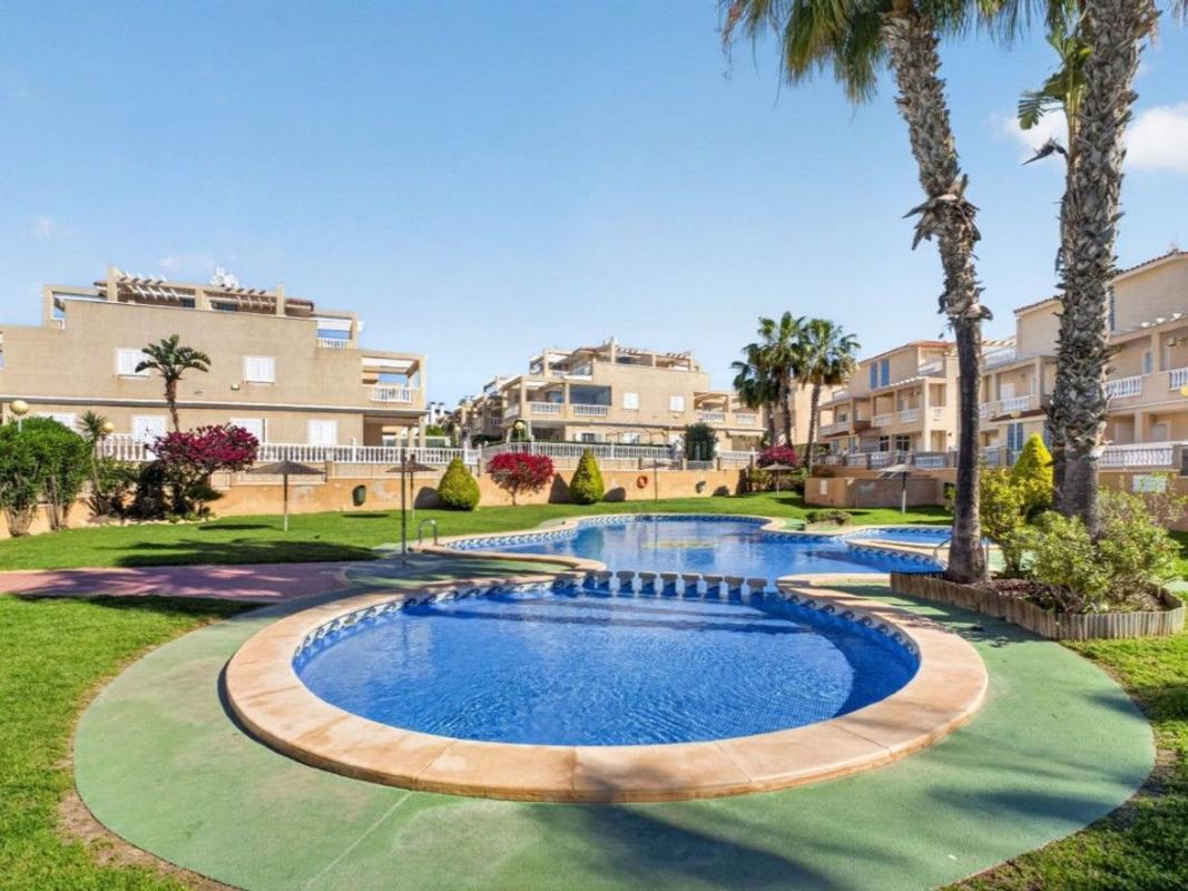 Venta de villa en Orihuela