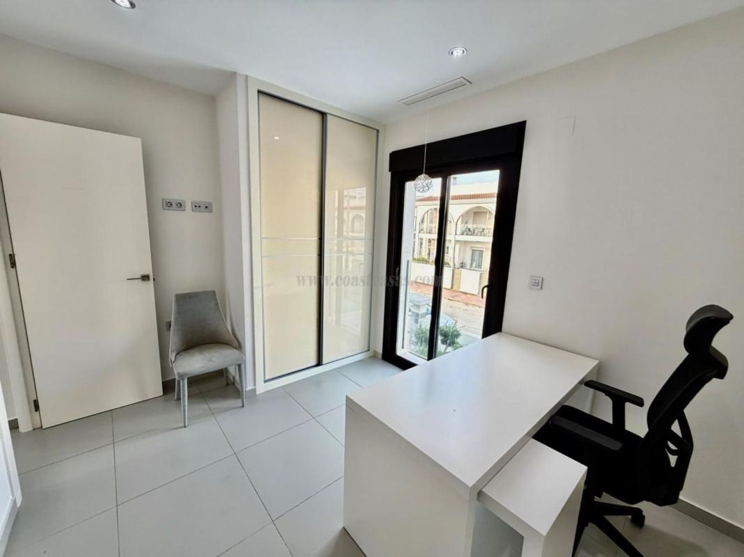 Venta de villa en Rojales