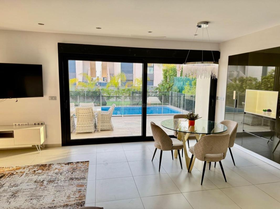 Venta de villa en Rojales