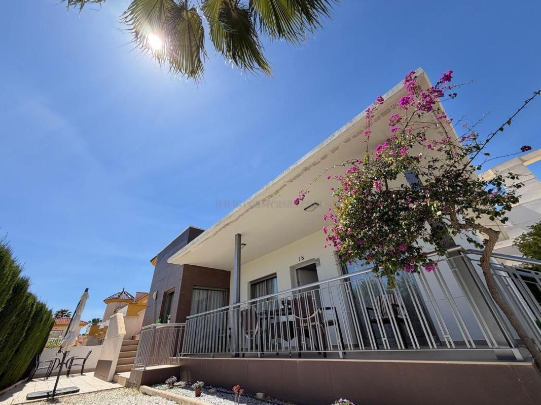 Venta de villa en Rojales