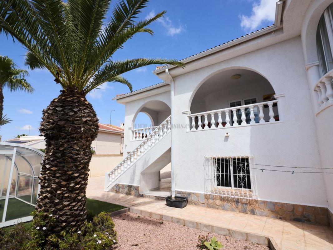 Venta de villa en Rojales