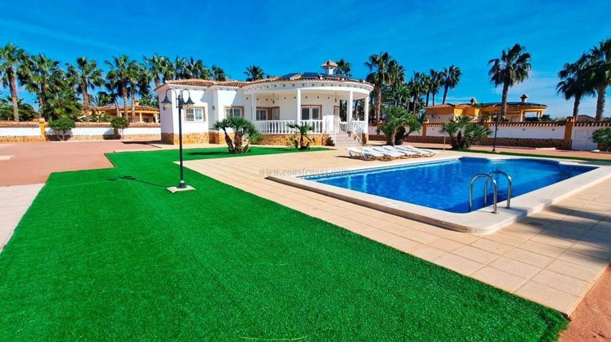 Venta de villa en Catral