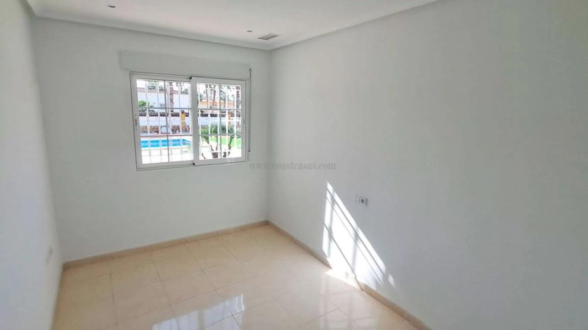 Venta de villa en Catral