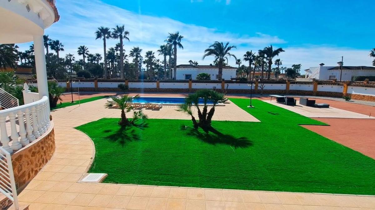 Venta de villa en Catral