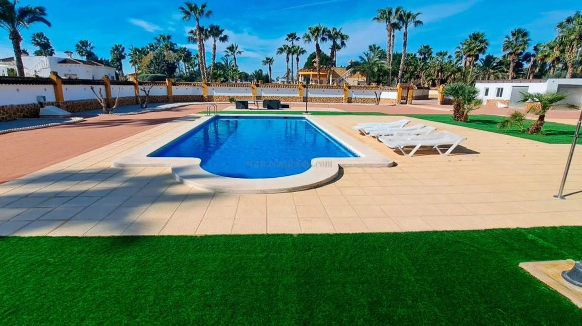 Venta de villa en Catral