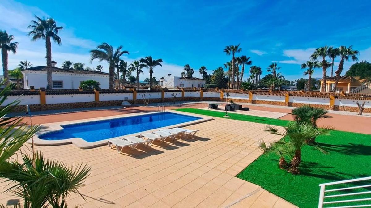 Venta de villa en Catral