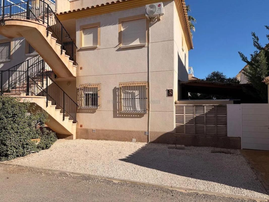 Venta de villa en Orihuela
