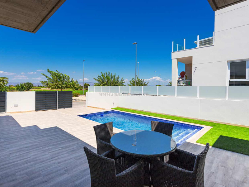 Venta de villa en Daya Nueva