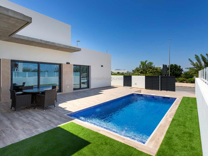 Venta de villa en Daya Nueva