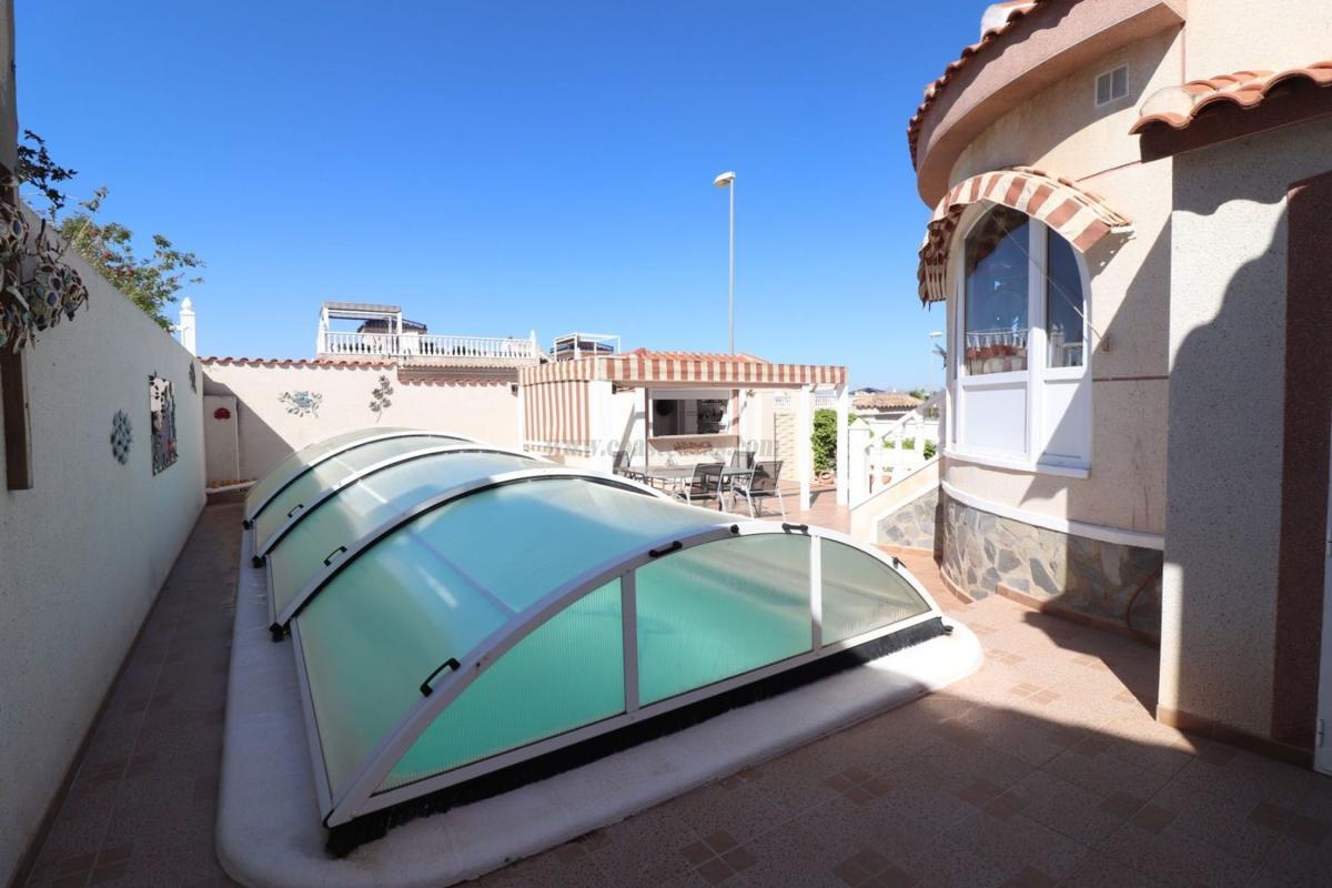 Venta de villa en Rojales