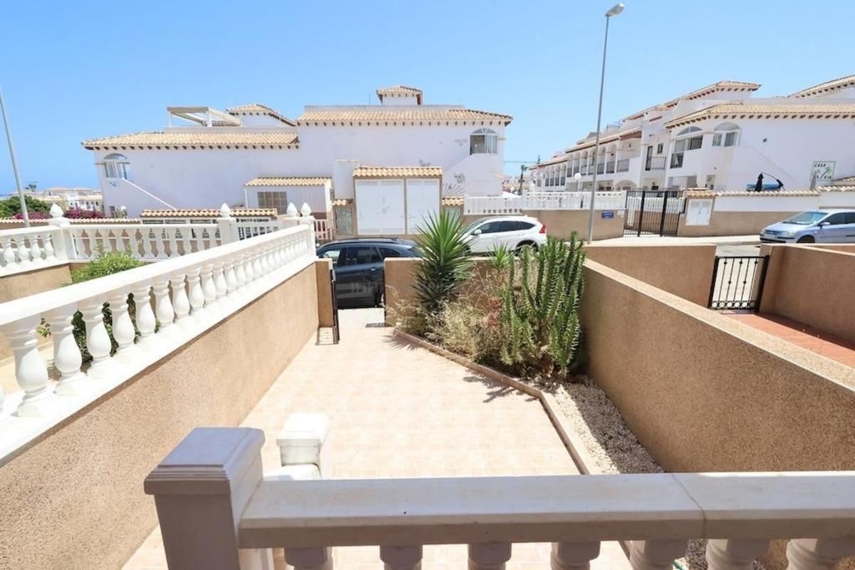 Venta de villa en Orihuela