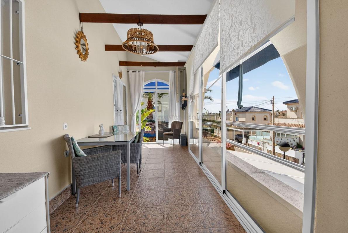 Venta de villa en San Miguel de Salinas