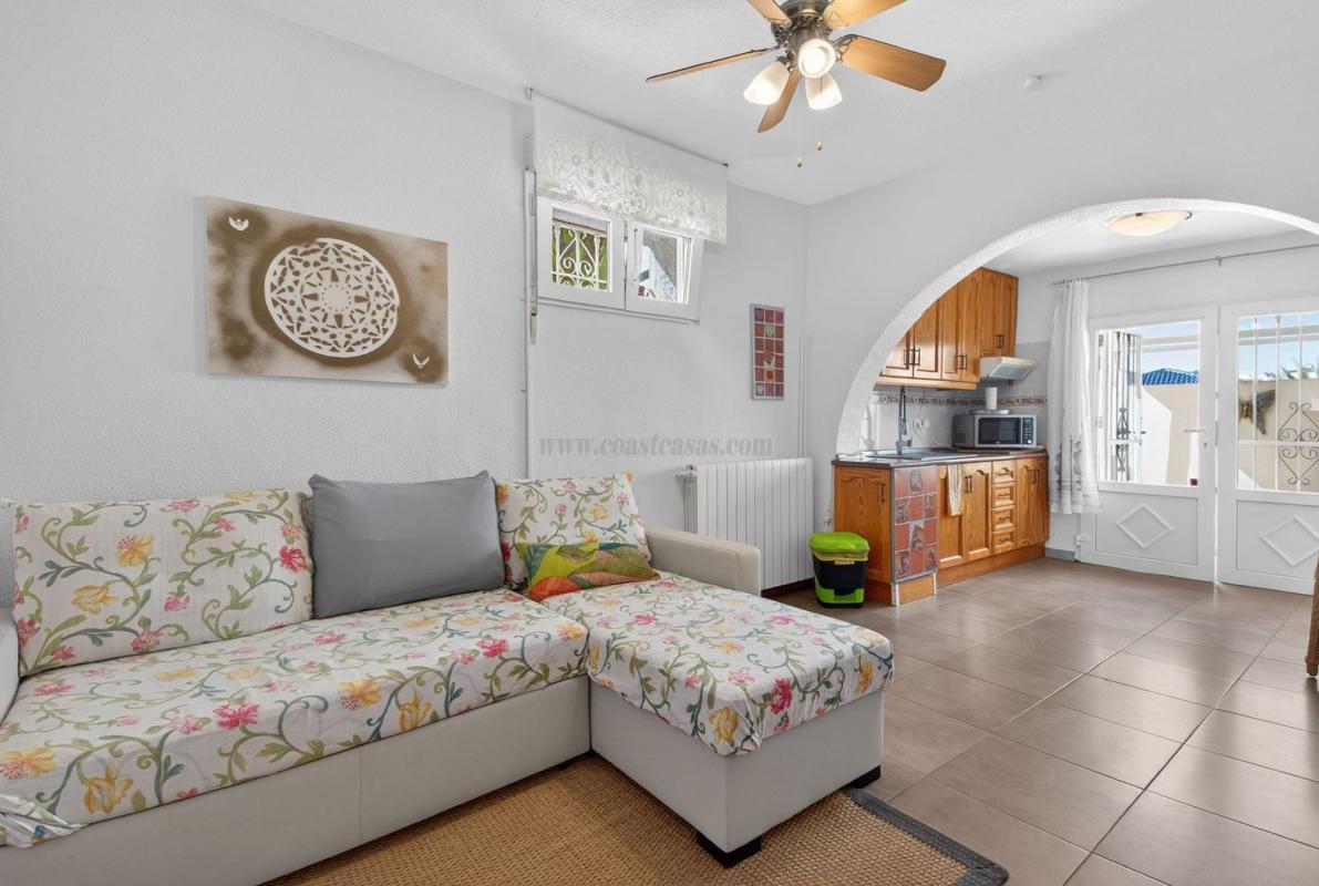 Venta de villa en San Miguel de Salinas