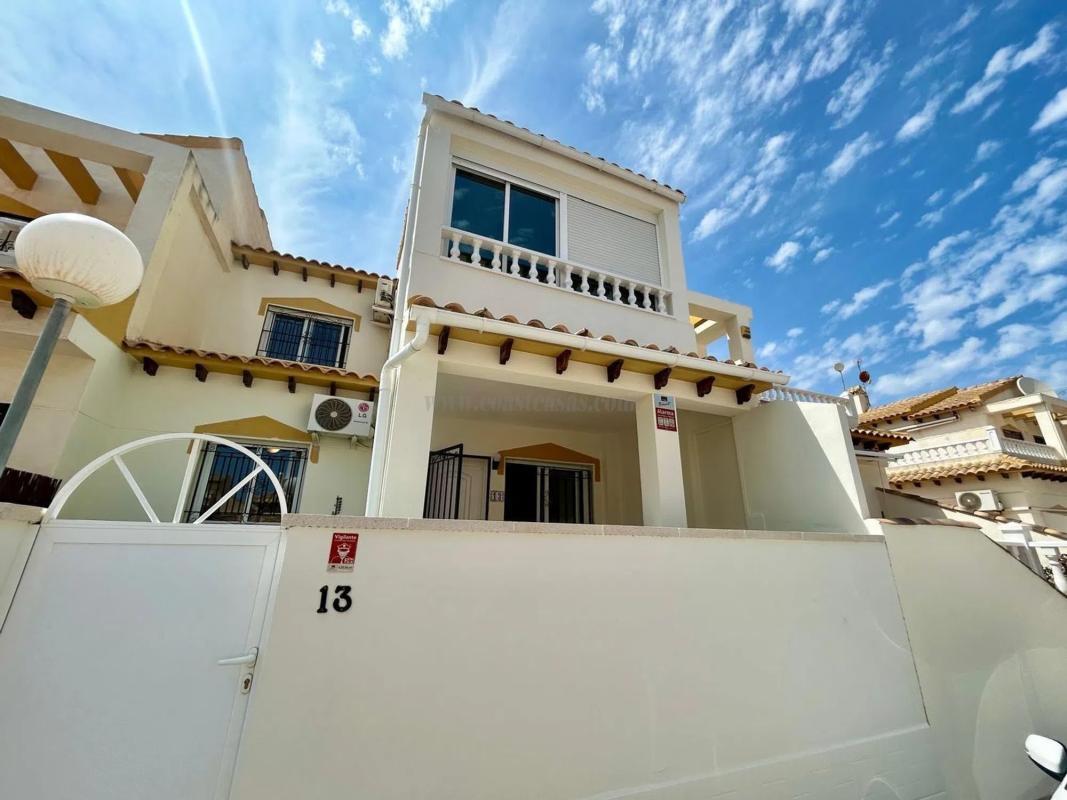 Venta de villa en Orihuela