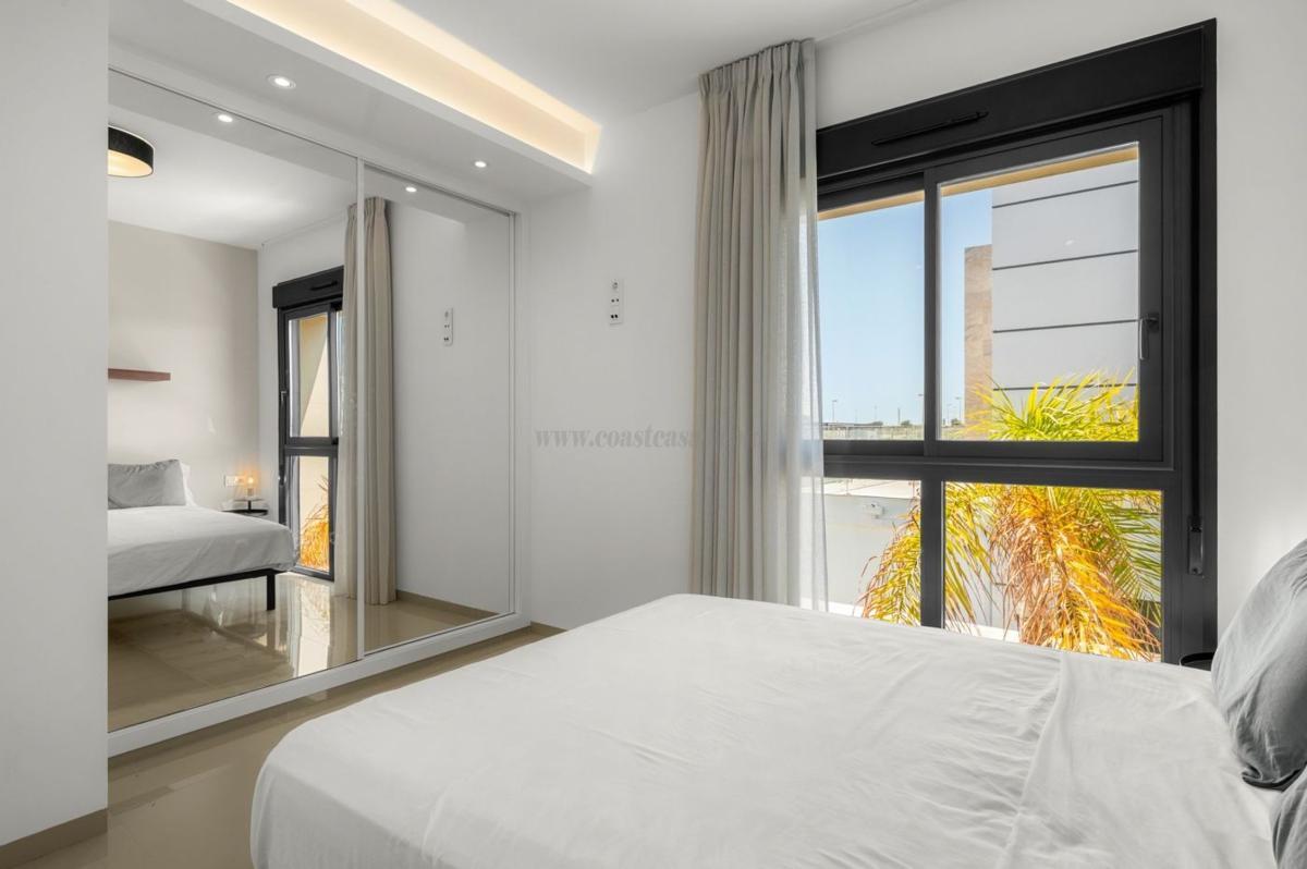 Venta de villa en Rojales