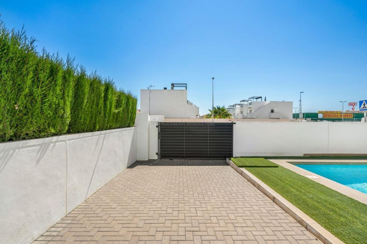 Venta de villa en Rojales