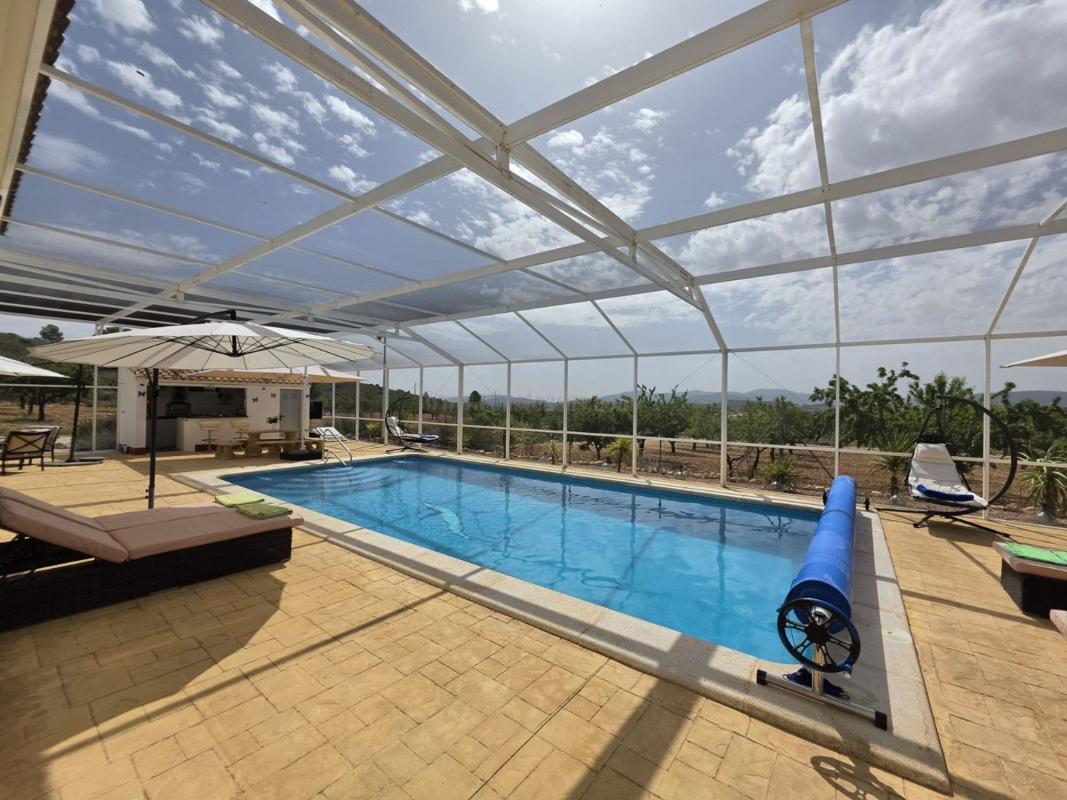 Venta de villa en Pinoso