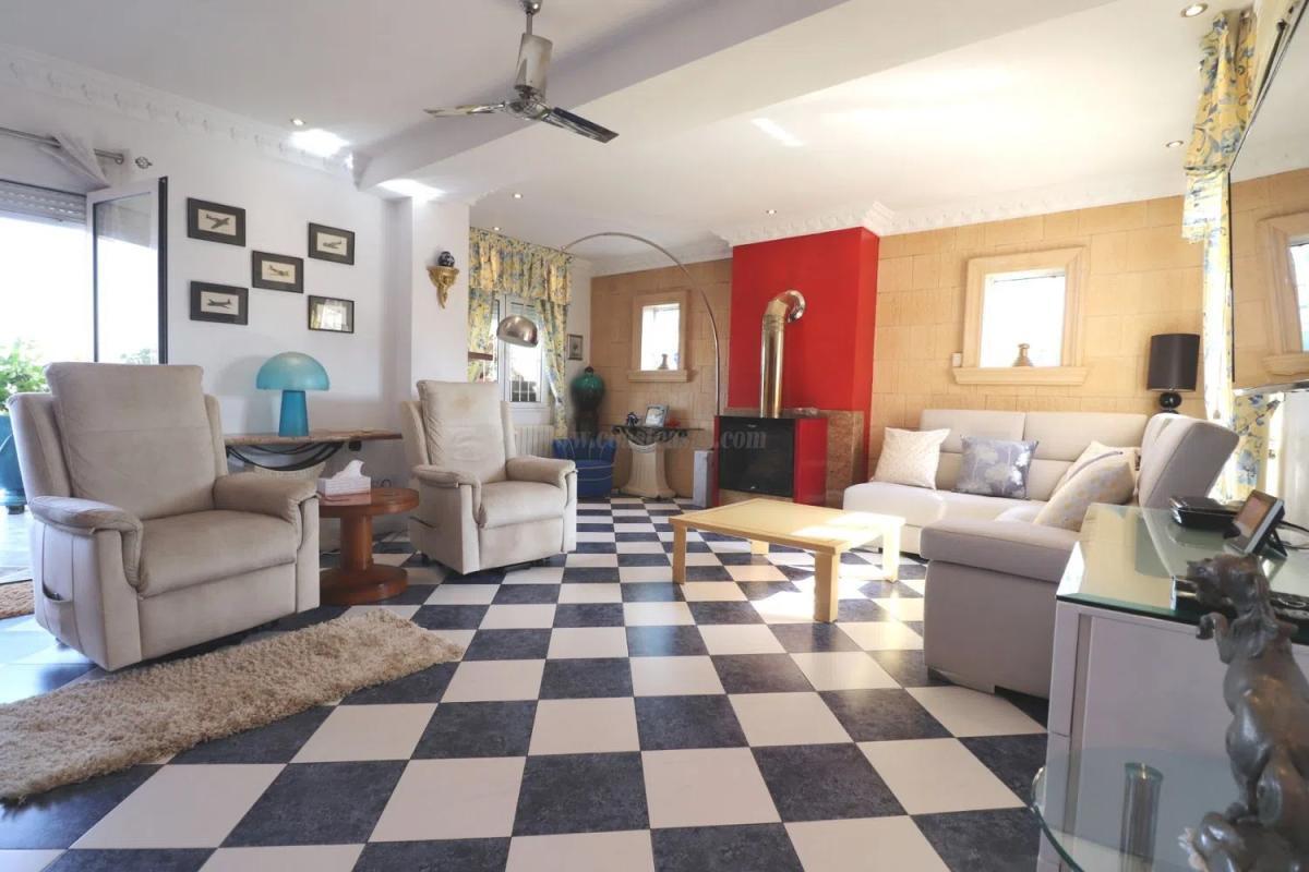 Venta de villa en Algorfa