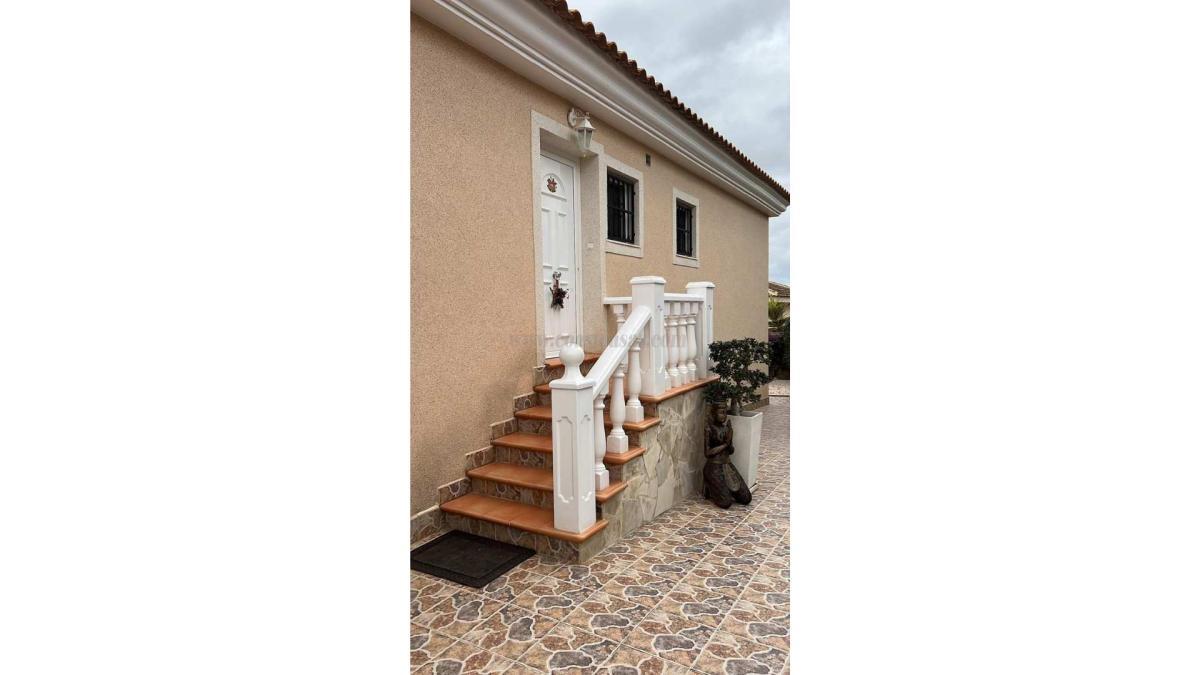 Venta de villa en Rojales