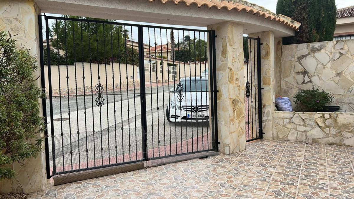 Venta de villa en Rojales