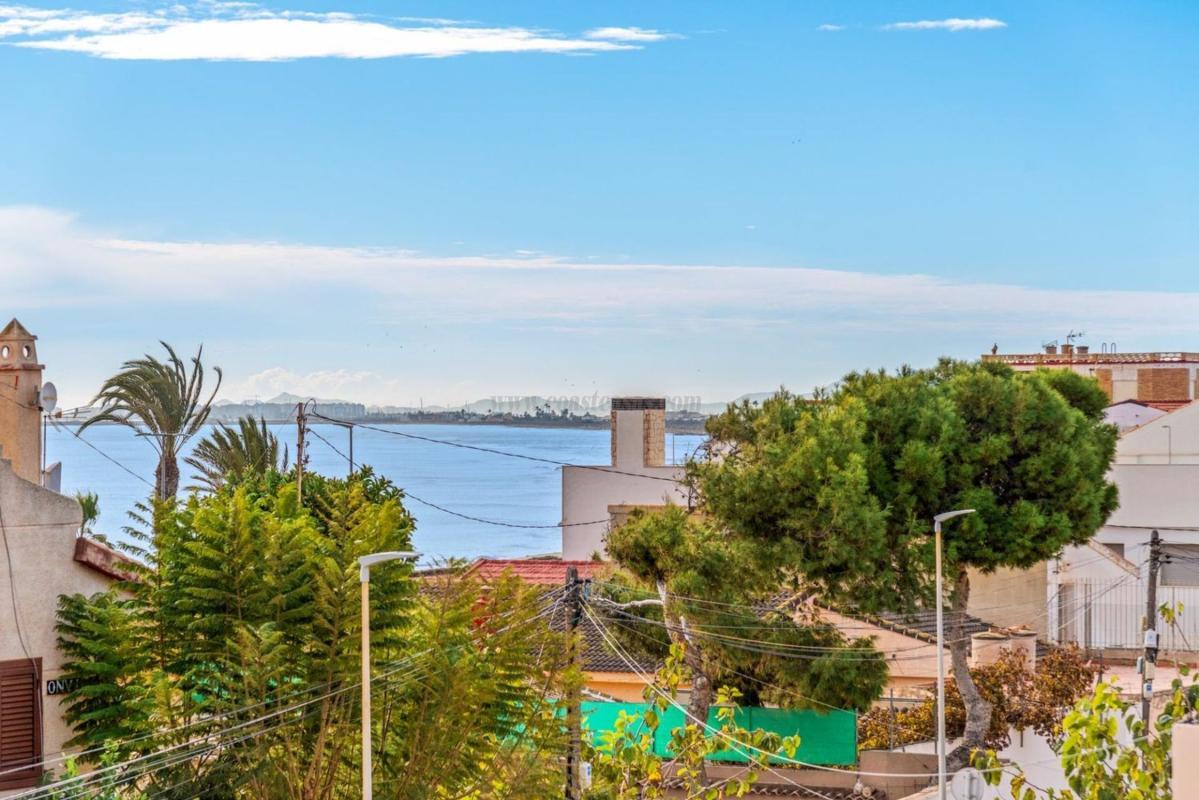 Venta de villa en Pilar de la Horadada