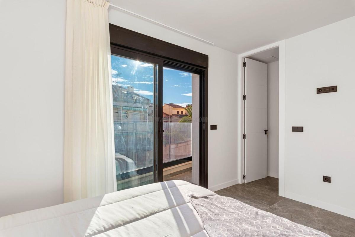 Venta de villa en Pilar de la Horadada